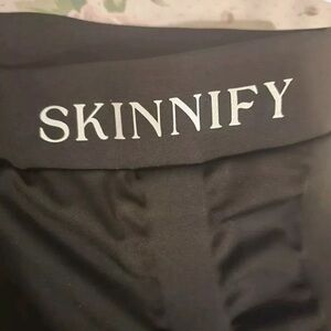 Skinnify  Sz L Built-in Resistance Band Leggings For Weight Loss Footed Lot Of 2